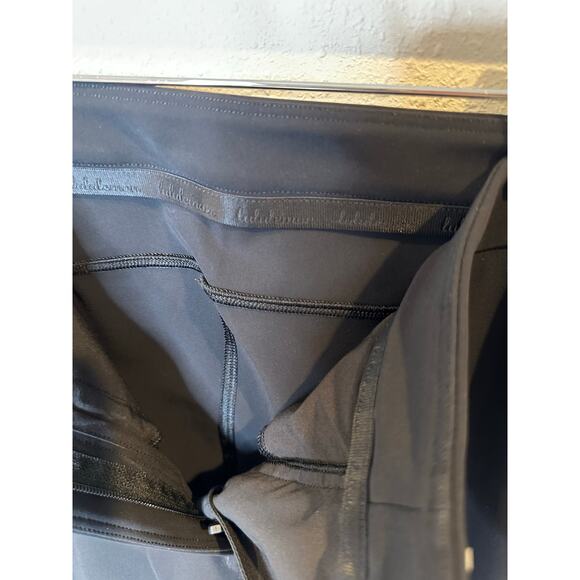 Lululemon cropped ponte pants-size 4‎ - Picture 2 of 4